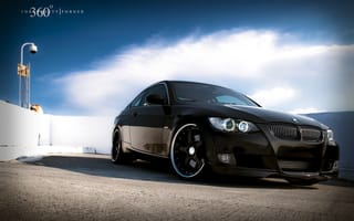 Картинка BMW 335i, бэха купе, облака, небо, 360 forged