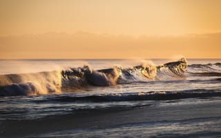 Картинка море, волны, солнечный свет, блеск воды, горизонт, брызги, прилив, вода