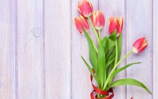 Картинка цветы, букет, wood, red, тюльпаны, tulips, flowers, bouquet