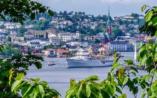Картинка листья, ветки, Норвегия, дома, корабли, Arendal