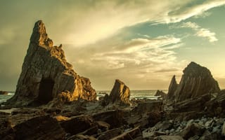 Картинка beach, nature, shore, clouds, stone island, water, rocks, scenery