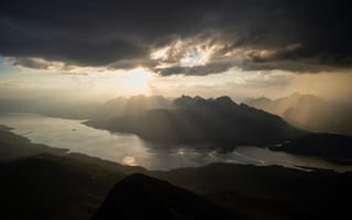 Картинка солнце, горы, лучи света, тучи, фьорд, Норвегия