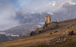 Картинка Северная Осетия, Надежда Демкина, Древние сторожевые башни, селение Цмити, Куртатинское ущелье