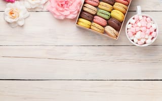 Картинка цветы, подарок, macarons, pink, flowers, colorful, wood, gift box