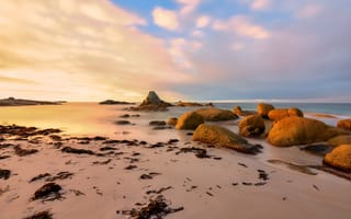 Картинка песок, море, камни, побережье