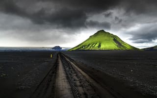 Картинка green, grass, nature, landscape, clouds, mountains, sky, Iceland