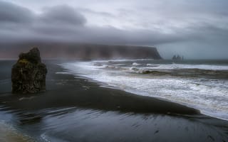 Картинка море, пена, облака, горы, непогода, Шварцман Евгений, красота, скалы