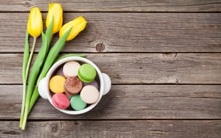 Картинка цветы, тюльпаны, yellow, tulips, gift, flowers, wood, with love