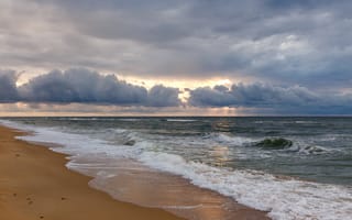 Картинка песок, море, лето, волны, пляж, summer, тучи, waves