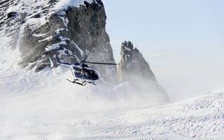Картинка Eurocopter, Скалы, EC145, Горы, Вертолёт, Зима, Снег, Склон, Полет