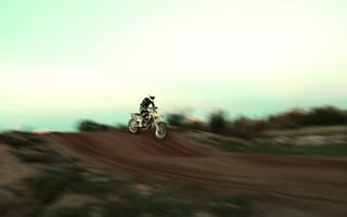 Картинка жажда, спорт, мотоцикл, шлем
