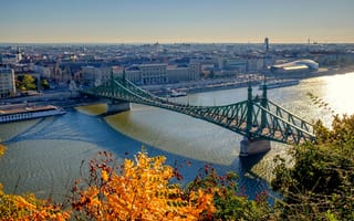 Картинка осень, деревья, Венгрия, мост, река, корабли, город, панорама