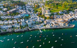 Картинка деревья, река, дома, вид сверху, гавань, лодки, England, солнечно
