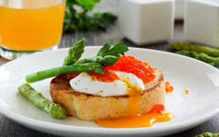 Картинка Breakfast, завтрак, eggs and asparagus, Fresh toast with poached egg, икрой и спаржей, Свежий тост с яйцом-пашот