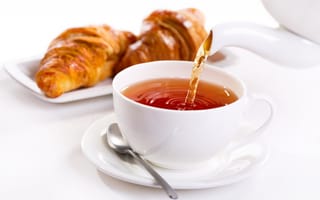 Картинка cup, чай, завтрак, tea, круассан, croissant, breakfast