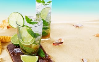 Обои мохито, drink, sand, mojito, lime, ракушки, пляж, seashells, beach, cocktail, море