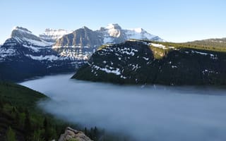 Картинка озеро, горы, небо, туман, деревья, снег