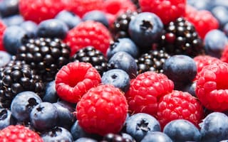 Картинка blackberries, berries, ежевика, ягоды, малина, strawberries, raspberries, черника, клубника, blueberries
