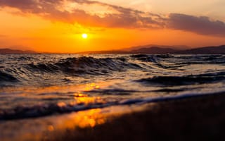 Картинка волны, пляж, холмы, waves, sunset, закат, beach, hills