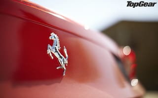 Обои top gear, топ гир, феррари, эмблема, красный, логотип, Ferrari, высшая передача, самая лучшая телепередача, Italia, италия, 458, макро, Spider, суперкар, спайдер