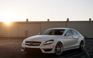 Картинка Mercedes-Benz, передняя часть, C218, CLS 63, белый, white, AMG, закат, солнце, мерседес бенц, CLS-Klasse, блик