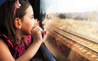 Картинка pretty little girl, sadness, милый, одинокие, lonely, печаль, дети, train window, reflection, хорошенькая девочка, children, cute, окна поезда, отражение, child, ребенок