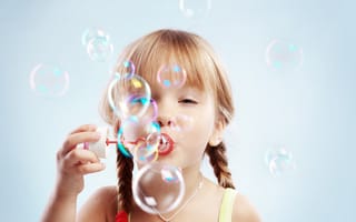 Картинка cute little girl, joy, ребенок, детство, bubbles, happiness, счастье, child, childhood, радость, children, милой девочкой, дети, пузыри