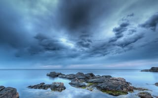 Картинка Швеция, голубое, пляж, море, камни, небо, вечер, тучи