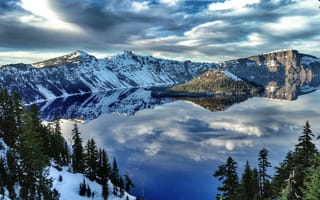 Картинка отражение, озеро, зима, Crater Lake National Park, вода, горы, деревья, США, снег