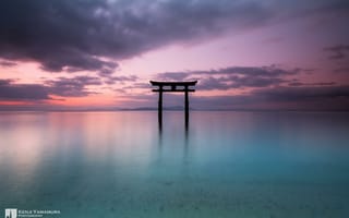 Картинка красота, Japan, Kenji Yamamura, небо, photographer, озеро, тории, Lake Biwa, облака