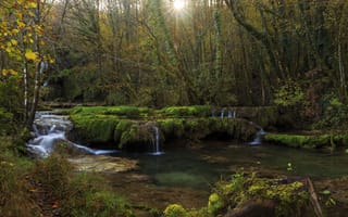 Картинка Jura, лес, лучи солнца, деревья, водопад, ручей, Франция, Franche-Comte