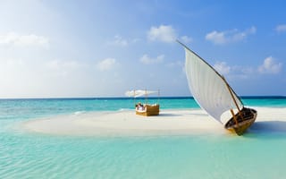 Картинка песок, море, Мальдивы, кравать, лодка, остров, тропики, пляж