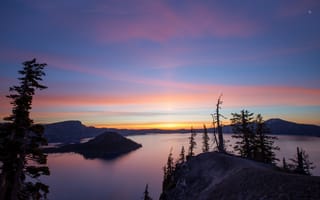 Картинка Sunrise, озеро, Volcano, mountain, National Park, рассвет, кратер, Crater Lake, landscape, Oregon