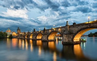 Обои огни, Чехия, мост, река, отражение, Прага