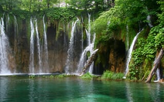 Картинка водопад, пейзаж, вода, зелень, природа