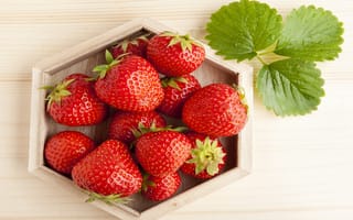 Обои strawberry, клубника, ягоды, berries, спелая, fresh, красная, red, sweet