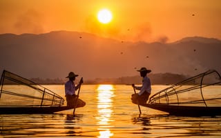 Картинка озеро, лодка, fisherman on boat at early sunrise, lake Intha, утро, Myanmar, Inle, рыбак