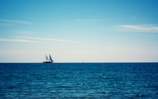 Картинка небо, океан, boat on the blue ocean, парусник