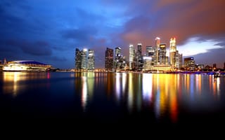 Обои небоскребы, огни, залив, ночь, вода, Сингапур, побережье, отражение