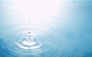 Картинка вода, капли, круги, голубой, всплеск, текстура, круги по воде