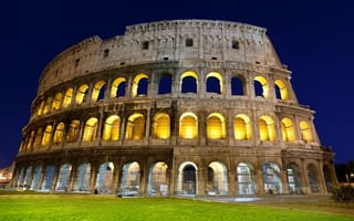 Картинка Colosseum, Rome, вечер, архитектура, свет, Италия, амфитеатр, Рим, трава, Italy, Колизей