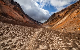 Картинка песок, небо, камни, облака, тропа, горы, перспектива, земля