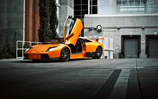 Картинка Lamborghini, ламборгини, front, ламборджини, открытая дверь, Murcielago, мурселаго, здание, orange, оранжевая