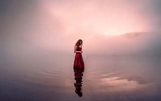 Картинка туман, Lizzy Gadd, утро, вода, девушка