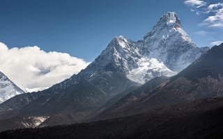 Картинка Ama Dablam, Ама-Даблам, горы, Гималаи, снег, облака