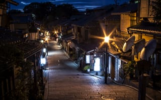 Картинка ночь, дома, Япония, улочка, огни, Kyoto, фонари