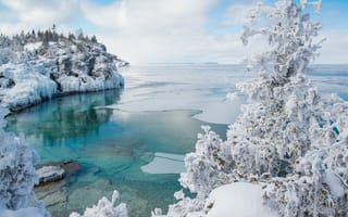 Картинка Bruce Peninsula National Park, снег, залив, лёд, Национальный парк Брус, Онтарио, Indian Head Cove, Джорджиан-Бей, Канада, Ontario, дерево, Canada, зима, Georgian Bay