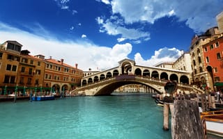 Картинка Venice, Гранд-канал, дома, небо, Мост Риальто, вода, архитектура, Венеция, облака, Canal Grande, гондолы, люди, Италия, Italy, Ponte di Rialto