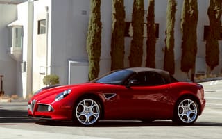 Картинка Alfa Romeo, spider, кабриолет, красный, деревья, building, альфа ромео, здание, tree, red, 8с, cabrio, 8C