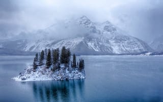 Картинка снег, Альберта, Канада, Кананаскис, озеро, горы, деревья, остров, зима